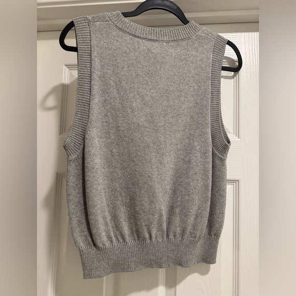 Forever 21 Light Gray Knit Vest - Picture 3 of 3